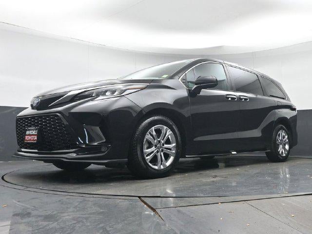 2023 Toyota Sienna XSE 7 Passenger