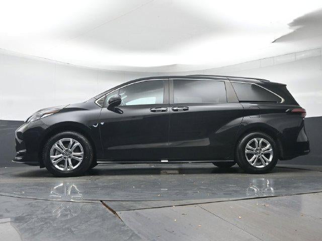 2023 Toyota Sienna XSE 7 Passenger