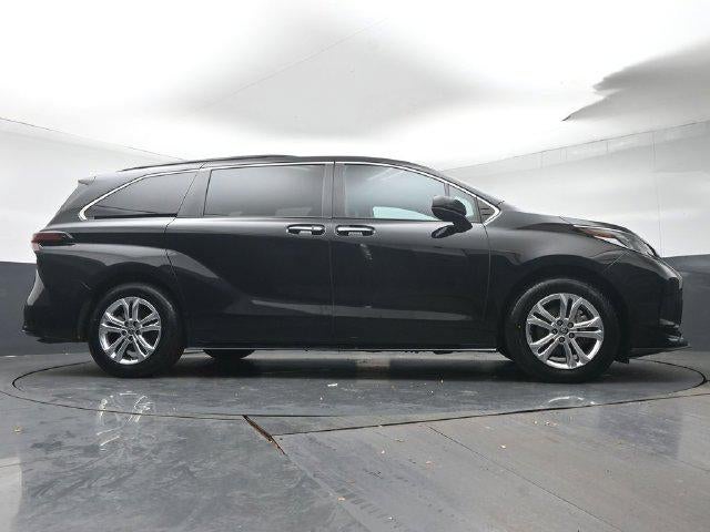 2023 Toyota Sienna XSE 7 Passenger