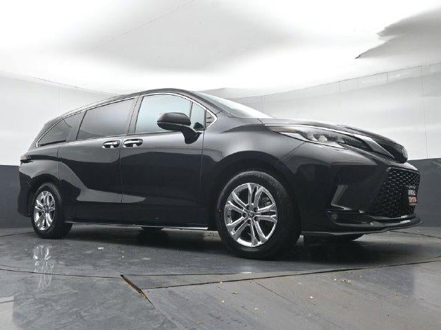 2023 Toyota Sienna XSE 7 Passenger