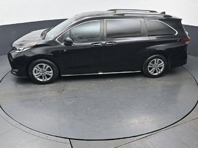 2023 Toyota Sienna XSE 7 Passenger