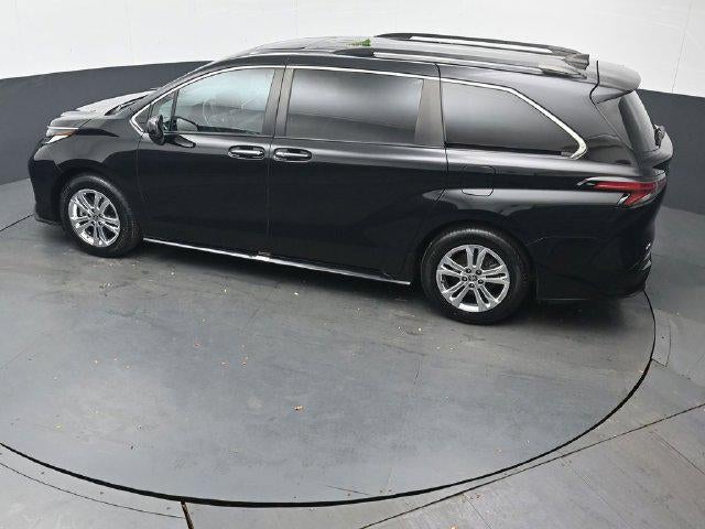 2023 Toyota Sienna XSE 7 Passenger