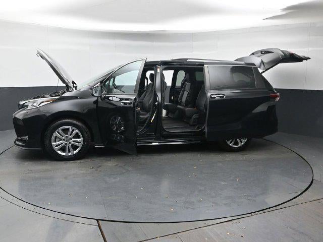 2023 Toyota Sienna XSE 7 Passenger