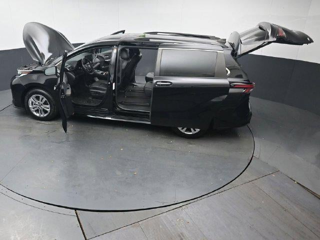 2023 Toyota Sienna XSE 7 Passenger