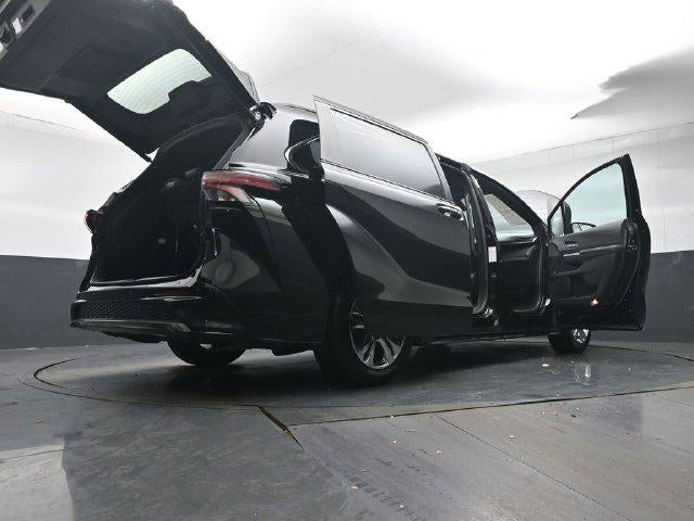 2023 Toyota Sienna XSE 7 Passenger