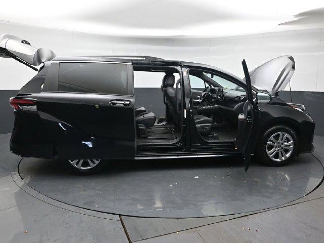 2023 Toyota Sienna XSE 7 Passenger