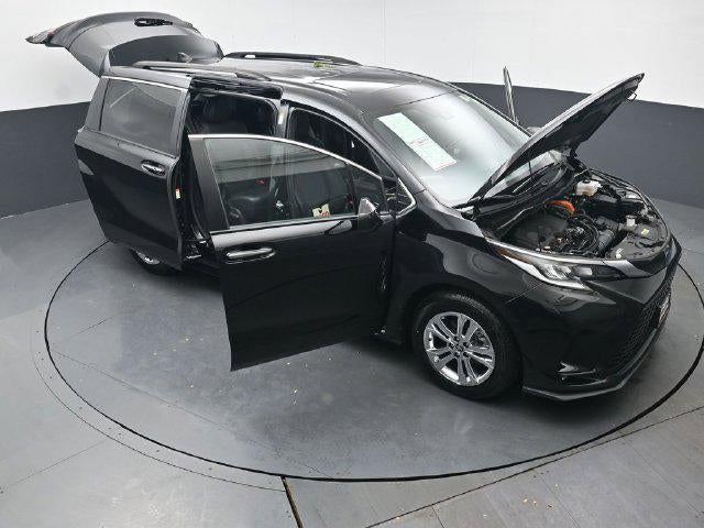 2023 Toyota Sienna XSE 7 Passenger