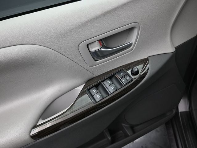 2018 Toyota Sienna XLE 7 Passenger