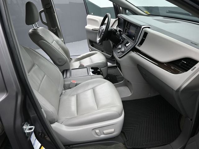 2018 Toyota Sienna XLE 7 Passenger