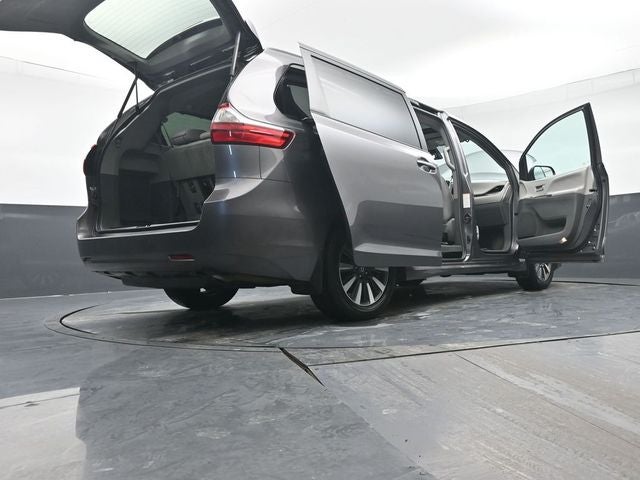 2018 Toyota Sienna XLE 7 Passenger