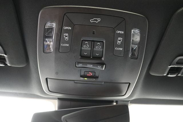 2025 Toyota Sienna Platinum 7 Passenger