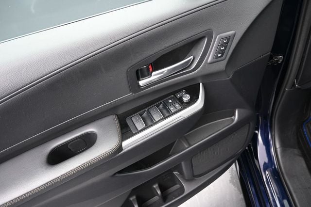 2025 Toyota Sienna Platinum 7 Passenger
