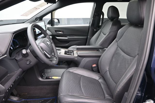 2025 Toyota Sienna Platinum 7 Passenger