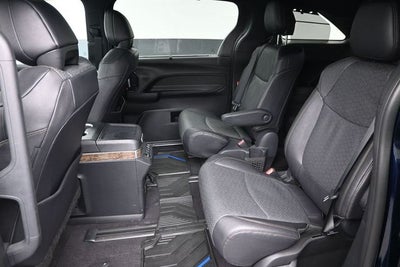 2025 Toyota Sienna Platinum 7 Passenger