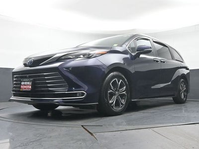 2025 Toyota Sienna Platinum 7 Passenger