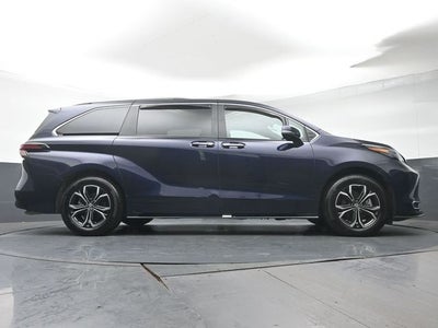 2025 Toyota Sienna Platinum 7 Passenger
