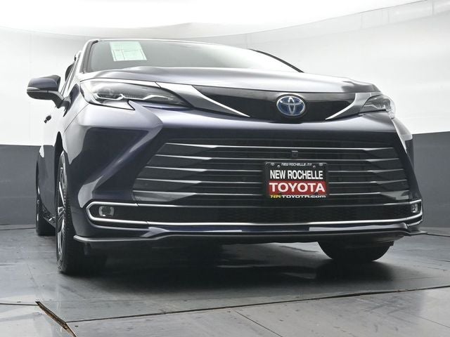 2025 Toyota Sienna Platinum 7 Passenger