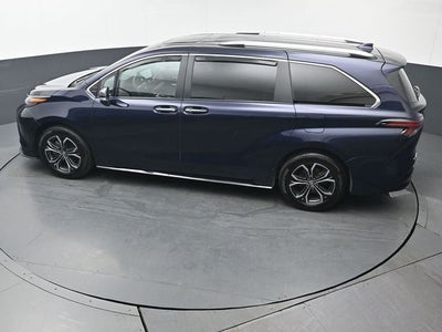 2025 Toyota Sienna Platinum 7 Passenger