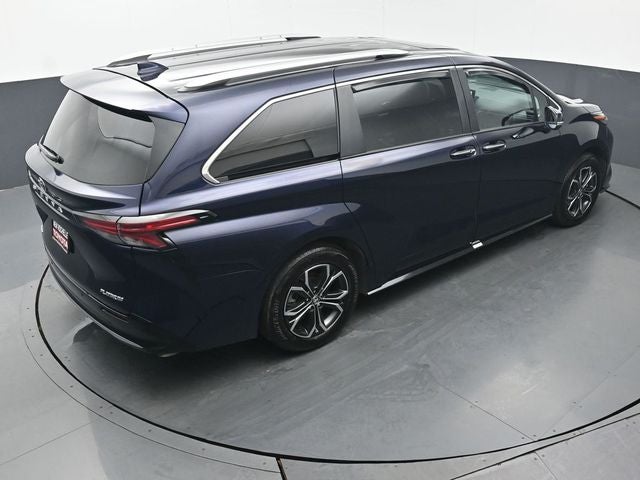 2025 Toyota Sienna Platinum 7 Passenger