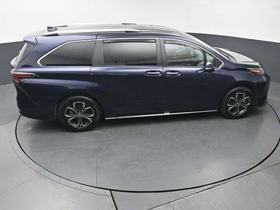 2025 Toyota Sienna Platinum 7 Passenger