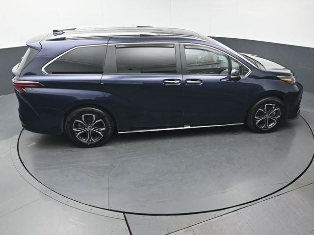 2025 Toyota Sienna Platinum 7 Passenger