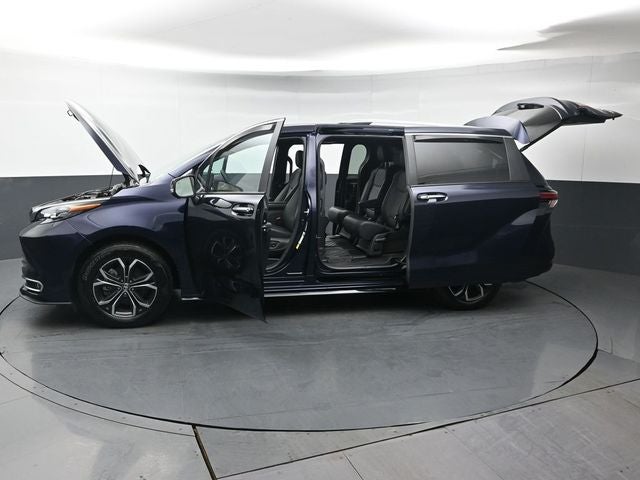 2025 Toyota Sienna Platinum 7 Passenger