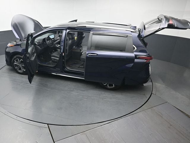 2025 Toyota Sienna Platinum 7 Passenger