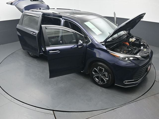 2025 Toyota Sienna Platinum 7 Passenger