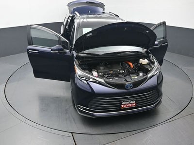 2025 Toyota Sienna Platinum 7 Passenger