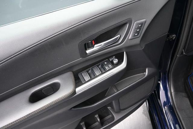 2025 Toyota Sienna Platinum 7 Passenger