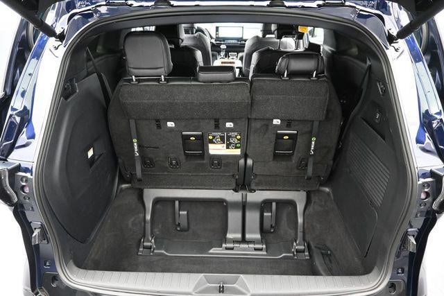 2025 Toyota Sienna Platinum 7 Passenger