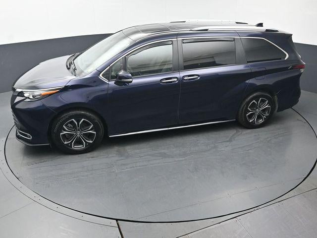 2025 Toyota Sienna Platinum 7 Passenger
