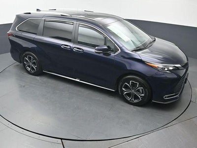 2025 Toyota Sienna Platinum 7 Passenger