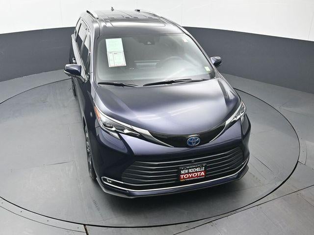 2025 Toyota Sienna Platinum 7 Passenger