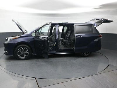 2025 Toyota Sienna Platinum 7 Passenger