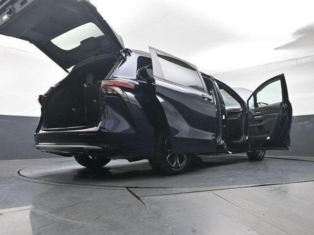 2025 Toyota Sienna Platinum 7 Passenger