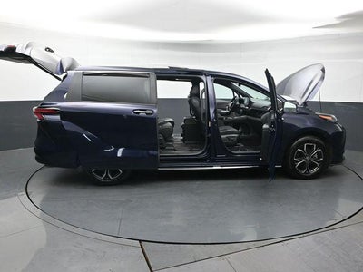 2025 Toyota Sienna Platinum 7 Passenger