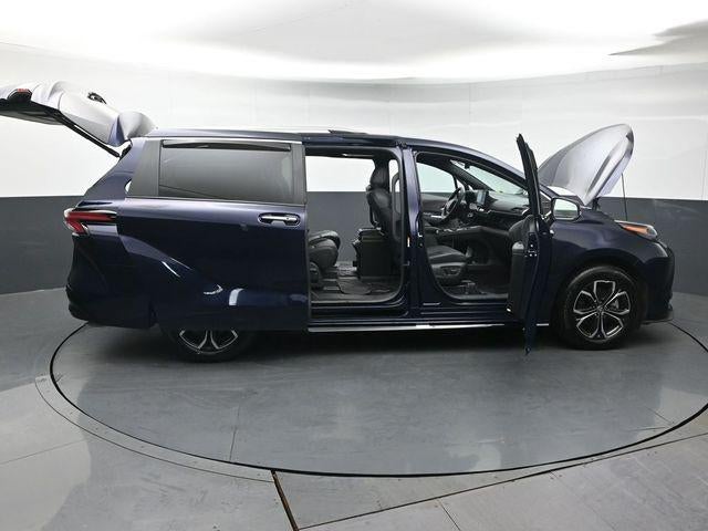 2025 Toyota Sienna Platinum 7 Passenger