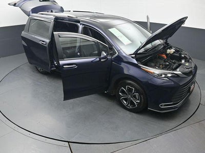 2025 Toyota Sienna Platinum 7 Passenger