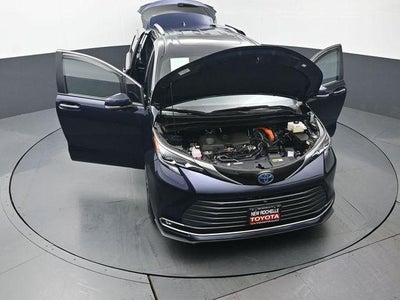 2025 Toyota Sienna Platinum 7 Passenger