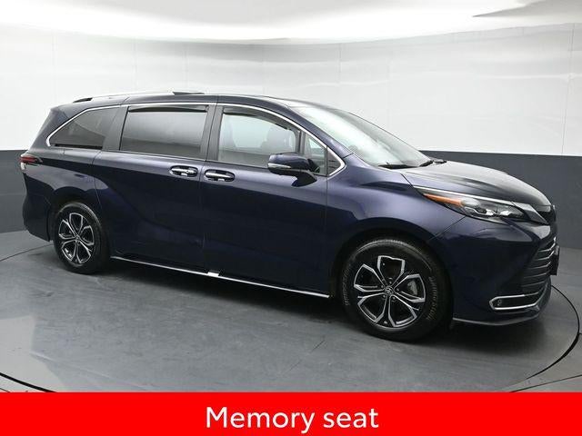 2025 Toyota Sienna Platinum 7 Passenger