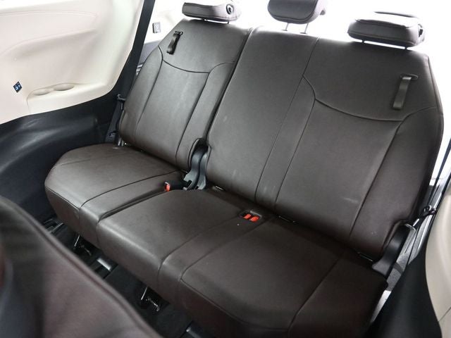 2024 Toyota Sienna Platinum 7 Passenger