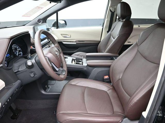 2024 Toyota Sienna Platinum 7 Passenger