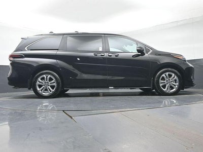 2024 Toyota Sienna Platinum 7 Passenger