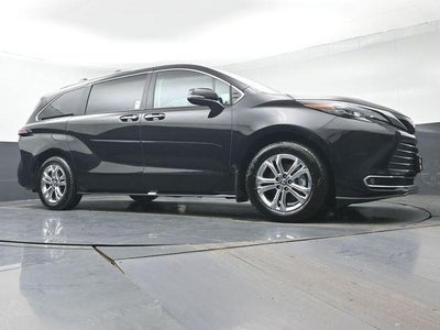 2024 Toyota Sienna Platinum 7 Passenger