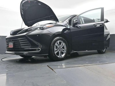 2024 Toyota Sienna Platinum 7 Passenger