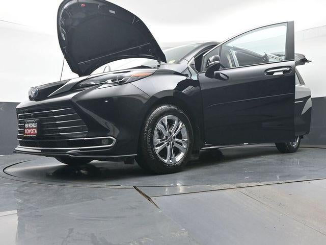 2024 Toyota Sienna Platinum 7 Passenger