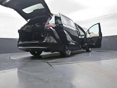 2024 Toyota Sienna Platinum 7 Passenger