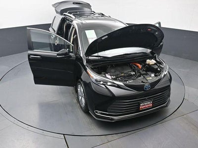 2024 Toyota Sienna Platinum 7 Passenger