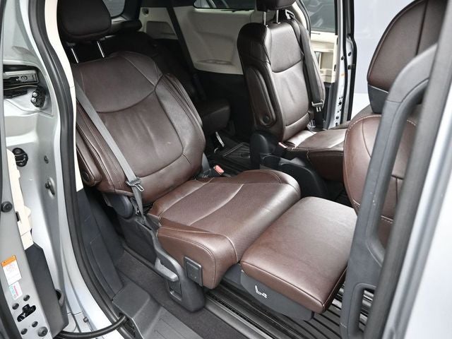2023 Toyota Sienna Platinum 7 Passenger
